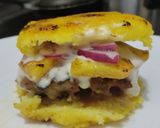 Foto del paso 16 de la receta: Arepa🫓burger🍔de pollo🥯🍗🍍🧀🧄
