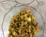 A picture of step 3 of Cabbage with green peas.