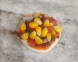 मिनी कॉर्न पिज़्ज़ा(MINI CORN PIZZA RECIPE IN HINDI) रेसिपी चरण 5 फोटो