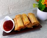 Foto langkah ke 5 dari resep Lumpia Isi Mie, Sosis dan Wortel.