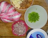 Foto del paso 1 de la receta: Huevos con salchichas y queso