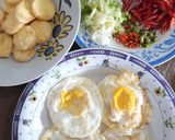 Foto langkah ke 1 dari resep Telur Ceplok Pedas Manis.