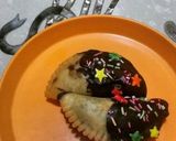 A picture of step 6 of #Holi2022#Holi special - Chocolate dipped Gujiya.