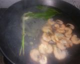Foto langkah ke 2 dari resep Mie Instant Tom Yam Udang.