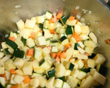 Foto del paso 2 de la receta: Lentejas al curry con verduras y manzana en olla a presión