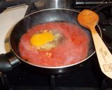 Foto del paso 2 de la receta Tomate triturado con huevos