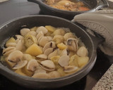 Foto del paso 8 de la receta: Alcachofas con patatas y almejas