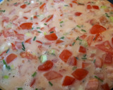 Foto del paso 3 de la receta: Tortilla de tomate y ajos tiernos
