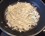 Foto del paso 1 de la receta: Macarrones con salmón fresco y salmón ahumado