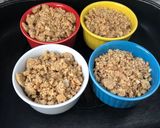 Foto langkah ke 3 dari resep Banana Caramel Crumble.