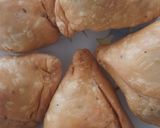 समोसा (SAMOSA RECIPE IN HINDI) रेसिपी चरण 9 फोटो