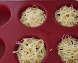 Foto del paso 7 de la receta: Budines de pan y calabacín con pasas