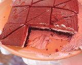 A picture of step 3 of Slice chocolate & red velvet cake.