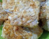Foto langkah ke 2 dari resep Tempe Goreng Kecap Bawang Bombay.