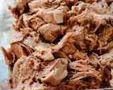 Foto del paso 2 de la receta: Lengua de res para tacos en slow cooker