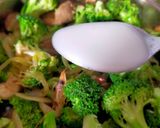 Foto langkah ke 4 dari resep Tumis Brokoli Saus Tiram.