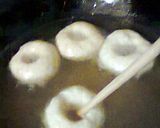 Foto langkah ke 8 dari resep Donat irit (no telur & no mentega).