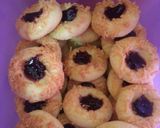 Foto langkah ke 5 dari resep Thumbprint blueberry.