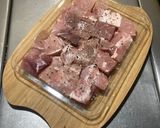 Foto del paso 1 de la receta: Cubitos de pierna de cerdo 🐖