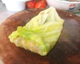 Hình bước làm 5 của món Bắp cải cuộn thịt sốt cà
