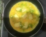 Foto langkah ke 4 dari resep Telur dadar moza.