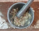 Foto del paso 3 de la receta: Papas y acelgas salteadas con salsa alioli