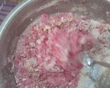 Foto langkah ke 2 dari resep Donat Pinky Kulit Buah Naga.