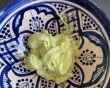 Une image de l'étape 2 de Tomate farcie aux crevettes et à la crème d’avocat.