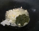 Foto langkah ke 3 dari resep Nasi Goreng Daun Kelor Gercep.