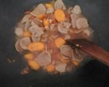 Foto langkah ke 2 dari resep Tumis sawi bakso.