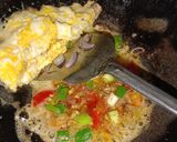 Foto langkah ke 2 dari resep Mie Dog Dog Seafood.