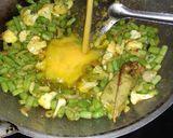 Foto langkah ke 6 dari resep 13. Orak arik buncis bumbu kuning.