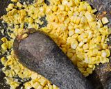 Foto langkah ke 1 dari resep Dadar Jagung Bumbu Kencur.