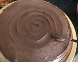 A picture of step 5 of Cream cheese chocolate cake.