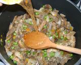 Foto del paso 4 de la receta: Codillo de cerdo guisado