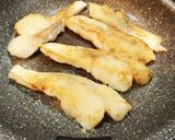 A picture of step 2 of Pan-Seared Cod with Butter Soy Sauce and Lemon Flavor.