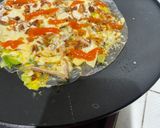 Foto langkah ke 8 dari resep Vietnamese Street Pizza - Banh Trang Nuong.