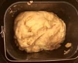 Foto del paso 14 de la receta: Salmón horneado en pan brioche con un acompañamiento improvisado y salsa rápida