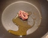 Foto del passaggio 5 della ricetta Vellutata di topinambur e latte di cocco, crumble alle acciughe