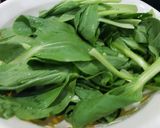 Hình bước làm 1 của món Cải thìa xào tỏi