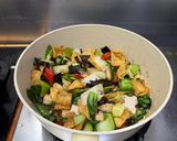 Foto langkah ke 8 dari resep Tumis Tahu Sayuran.