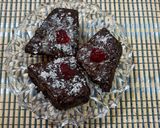 A picture of step 4 of Chocolate Biscuit pastries.
