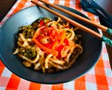 Gombás-brokkolis udon tészta recept fázis 3 fotója