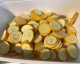 Une image de l'étape 4 de Courgettes jaunes aux tomates, poivrons verts et herbes de Provence.