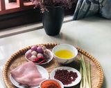 Hình bước làm 1 của món Sa tế tóp mỡ