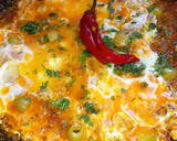 Foto del paso 3 de la receta: Huevos y tomates en una sartén 🍳