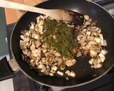 Une image de l'étape 5 de Champignons monstres farcis (oignon de roscoff,salicornes,sauce tomate maison,épices).