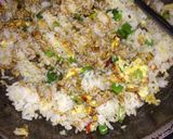 Foto langkah ke 4 dari resep 70. Nasi Goreng Ayam Kampung Pedas #DiulekAsyik #pekaninspirasi #cookpadcommunity.