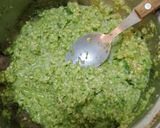 Foto del paso 2 de la receta: Medallones de cáscara de zapallitos verdes, avena y rellena de queso cremoso