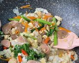 Foto langkah ke 6 dari resep Kwetiaw Goreng ala Chinese Resto.